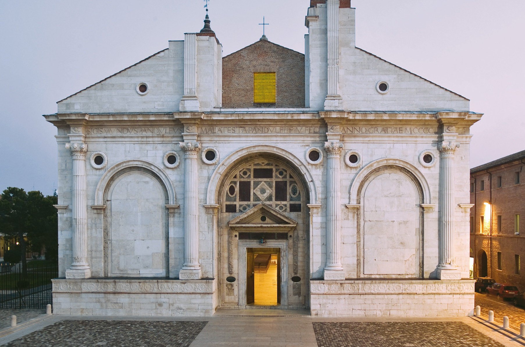 မာလာရှမ်းကော - Rimini | Secret World Trip Planner