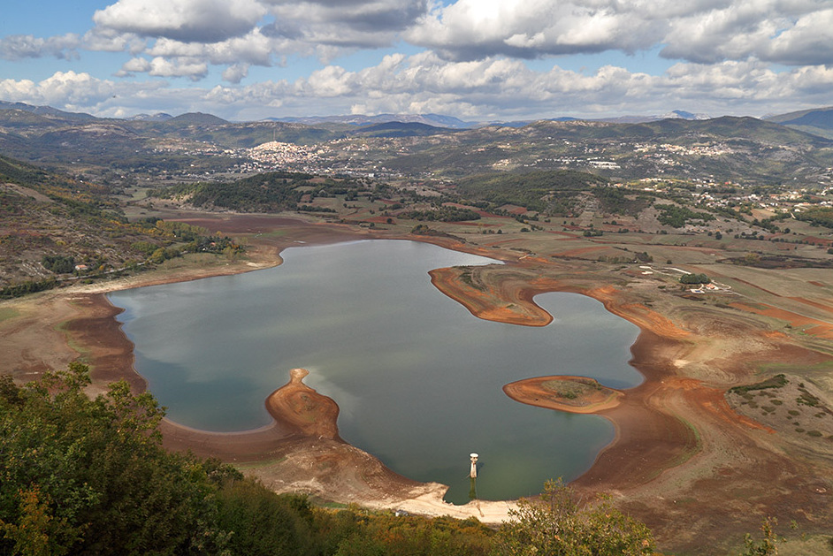 Ghost Lake ng Canterno - Lago di Canterno | Secret World Trip Planner