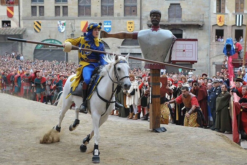 撒拉逊的旋转木马 - Arezzo | Secret World Trip Planner