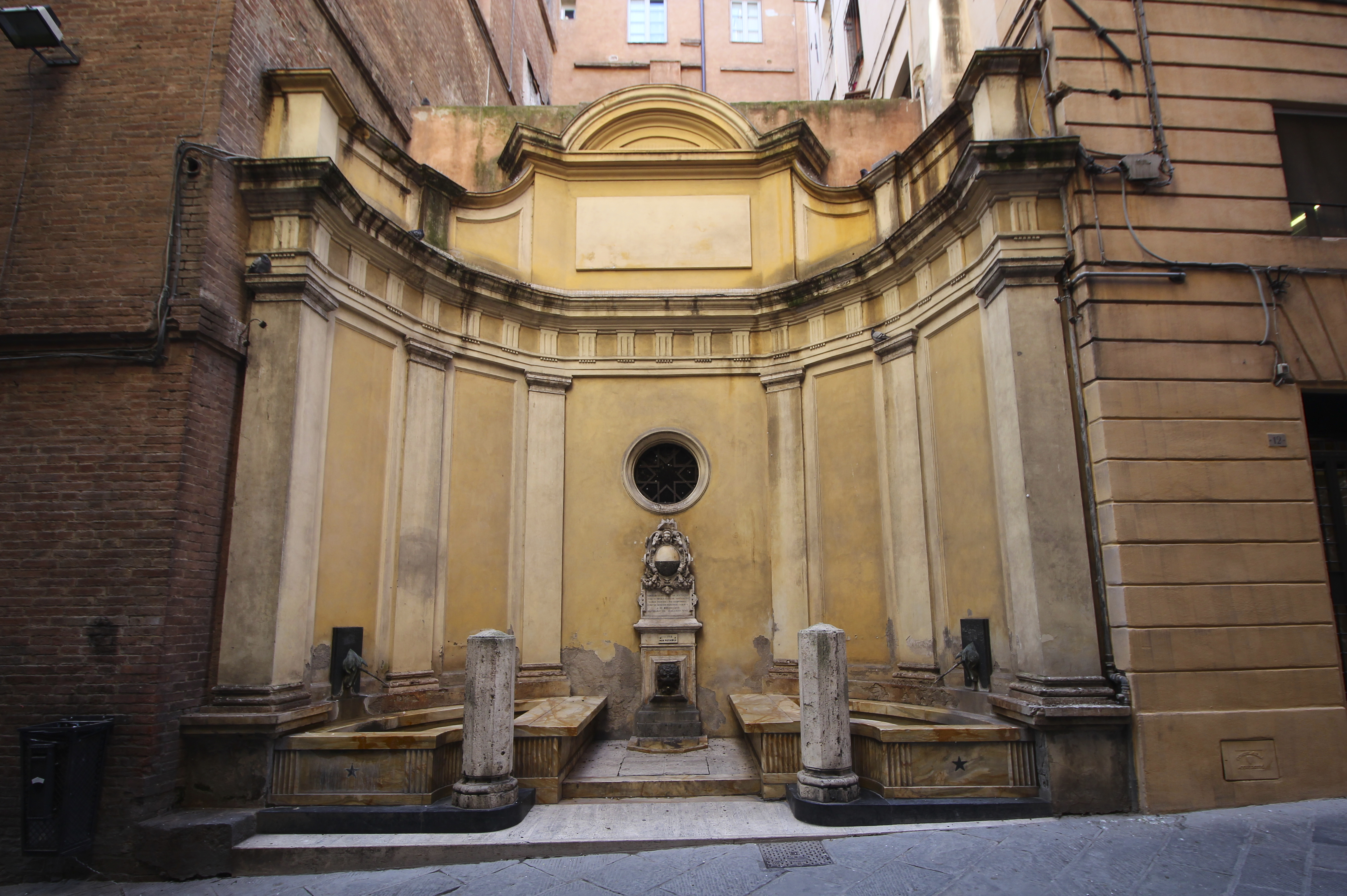 Siena:Distriktet Leocorno - Siena | Secret World Trip Planner