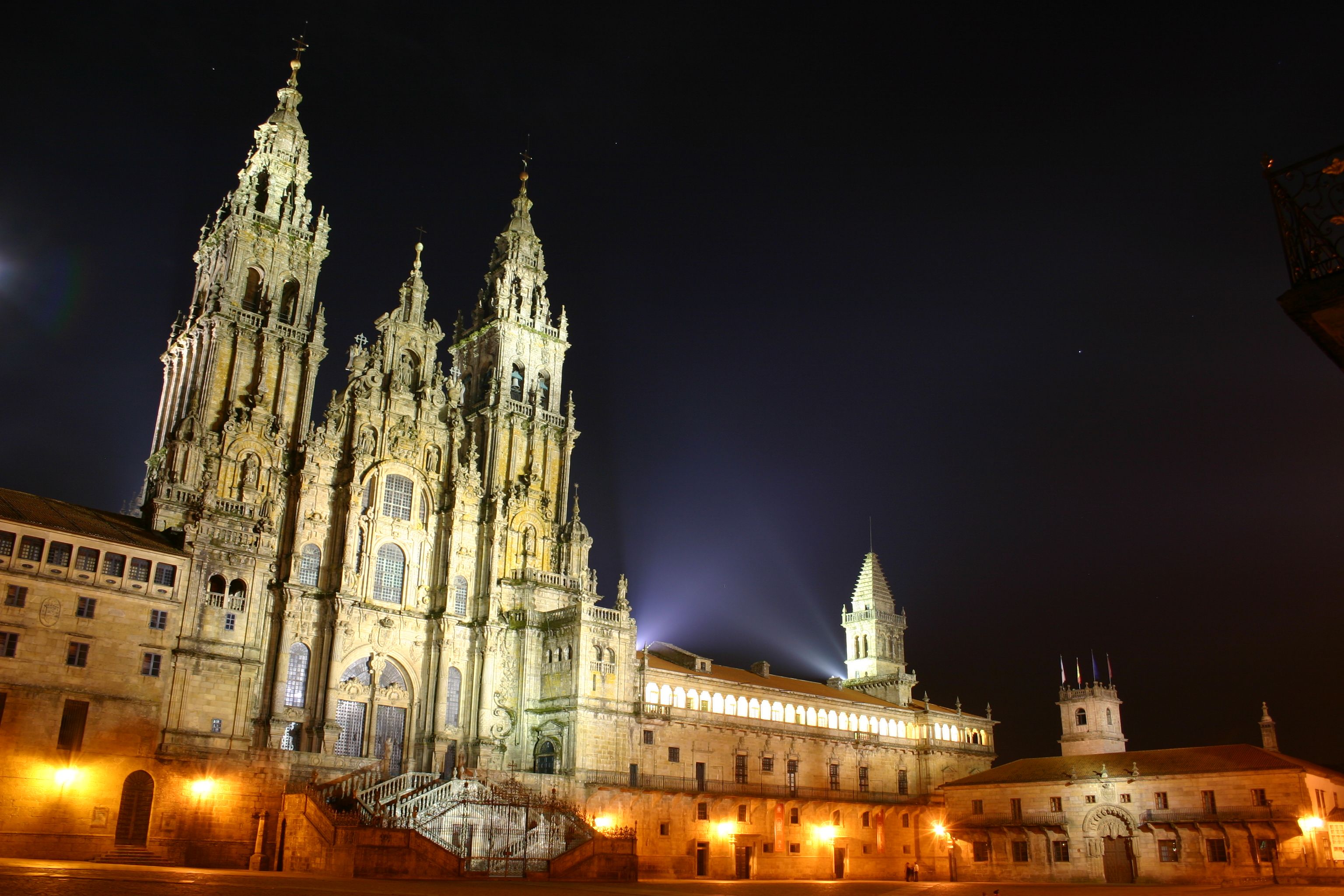 శాంటియాగో డి కంపోస్టెలా - Santiago di Compostela | Secret World Trip Planner