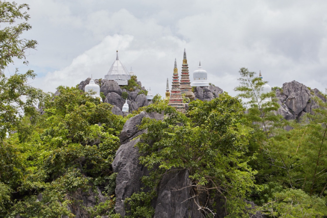 Templo de Wat Chaloemprakiat Prachomklao Rachanusorn - Wichet Nakhon | Secret World Trip Planner