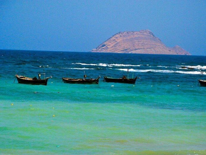 查尔纳岛 - Karachi | Secret World Trip Planner