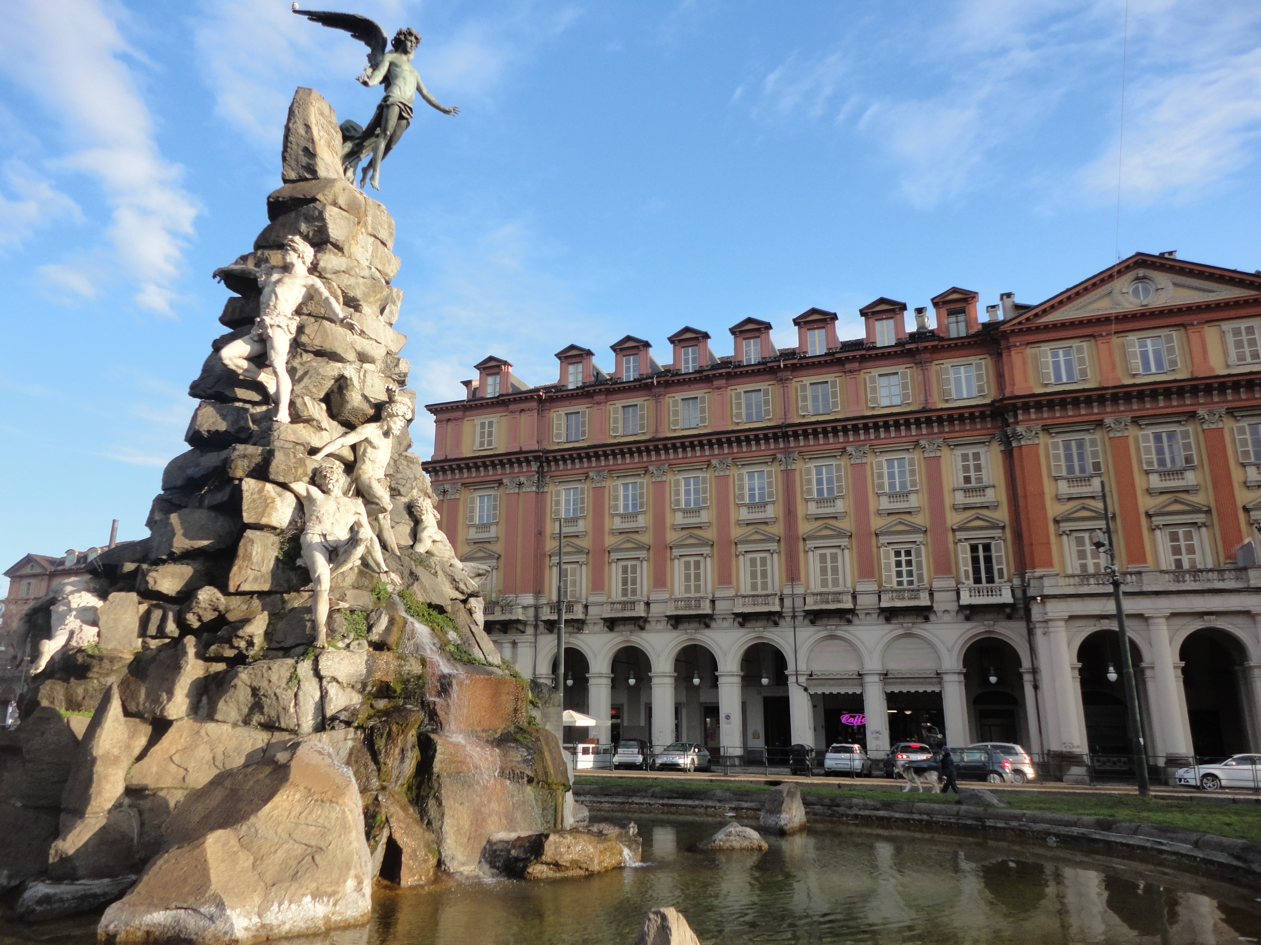 Fountain Ya fretwork Fre