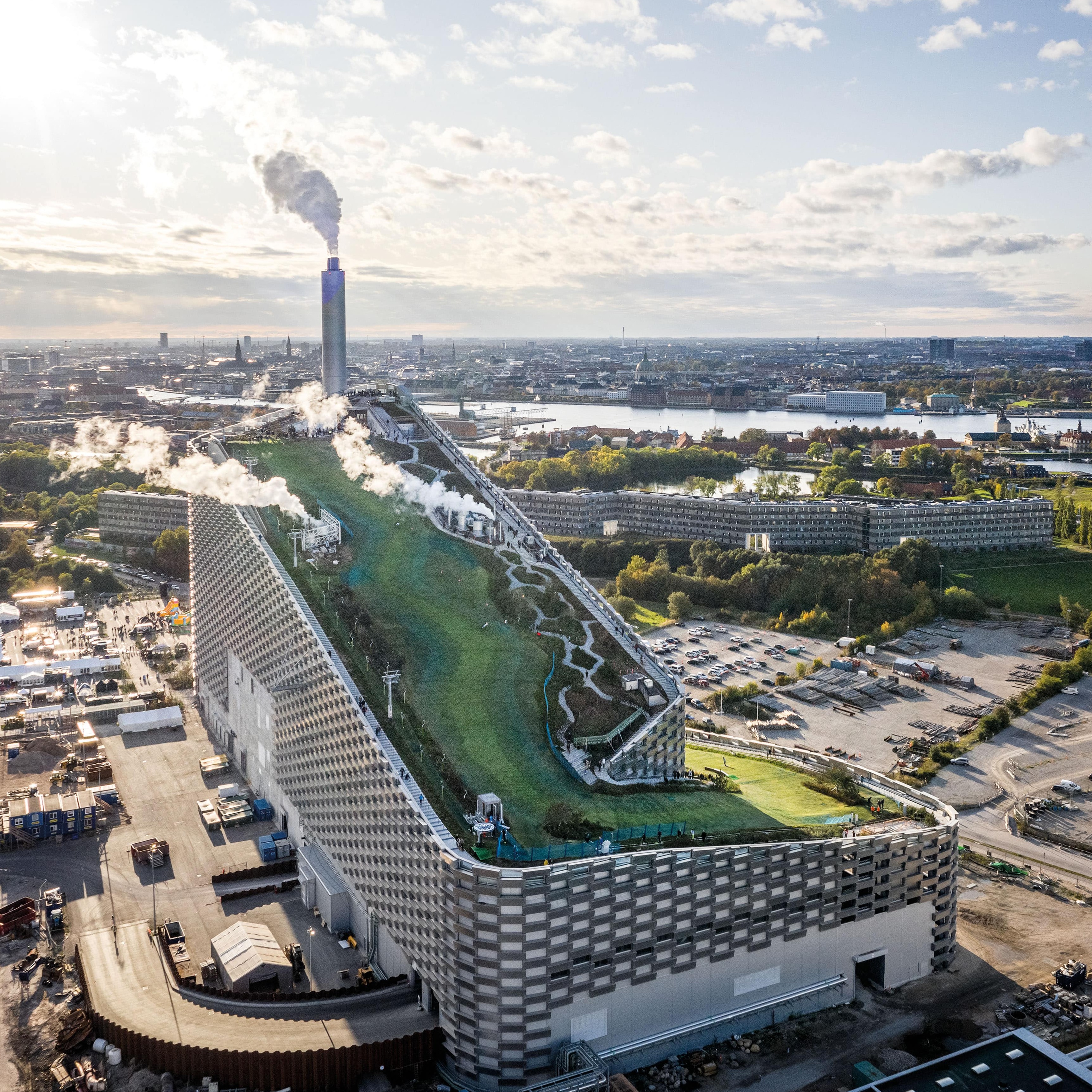 مركز كوبنهيل الترفيهي - København | Secret World Trip Planner