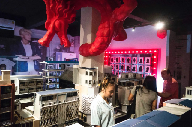 Patpong Museoa eta gaueko bizitza - Khet Bang Rak | Secret World Trip Planner