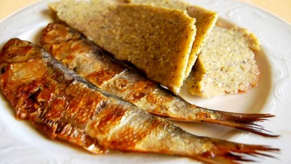 Missoltini з полента з'яўляюцца тыповым рэцэптам краін з выглядам на возера d - Como | Secret World Trip Planner