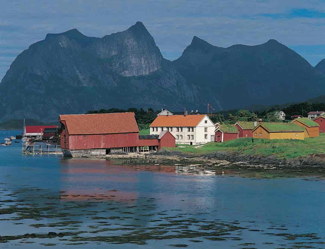Shtëpia e Vjetër Tregtare Kjerringøy - Fylkesveg 571 | Secret World Trip Planner
