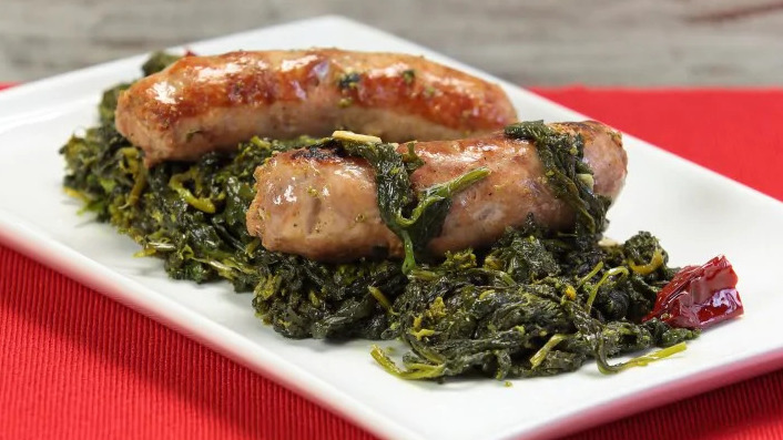 Salsiccia e Friarielli - Piazza Vincenzo Bellini | Secret World Trip Planner