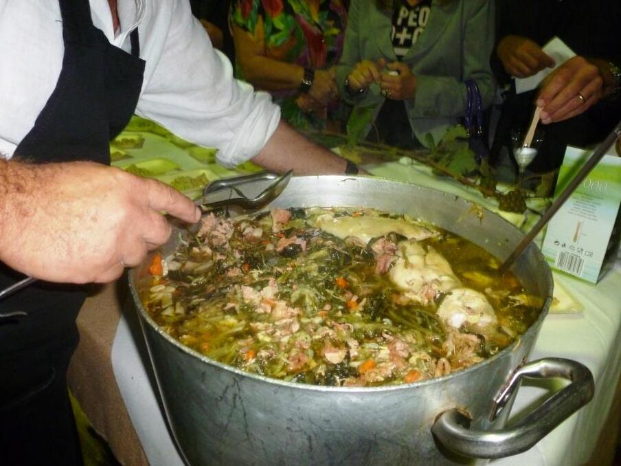 결혼 수프 - Brigida - Cucina Napoletana | Secret World Trip Planner