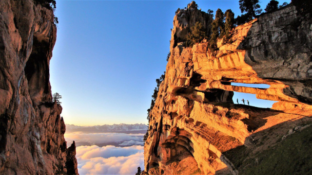 Tour Isabelle Doble Arc - Plateau-des-Petites-Roches | Secret World Trip Planner
