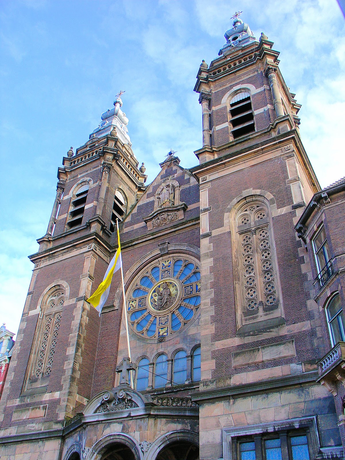 Basilika St. Nicholas - Amsterdam | Secret World Trip Planner