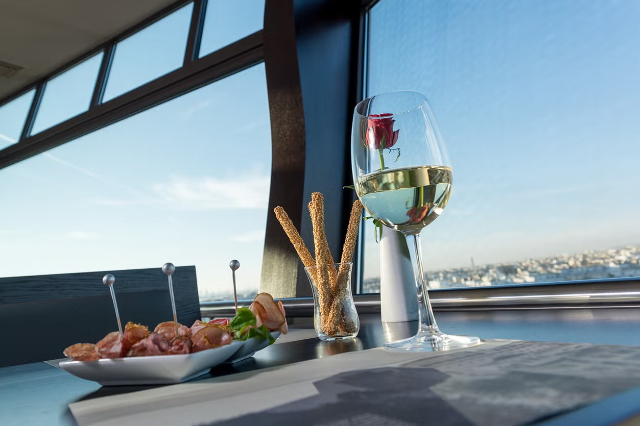 OTE bokštas: 360 laipsnių panorama - ten, kur valgomasis pasitinka 360 laipsnių panoramą - Thessaloniki | Secret World Trip Planner