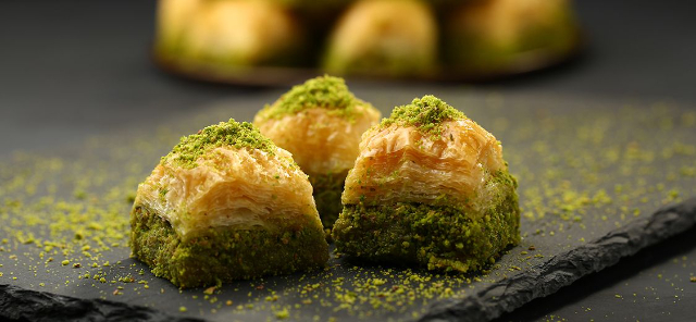 Baklava, ຂອງຫວານຂອງພຣະເຈົ້າ - Türk Kuyusu Cd. No:61 | Secret World Trip Planner