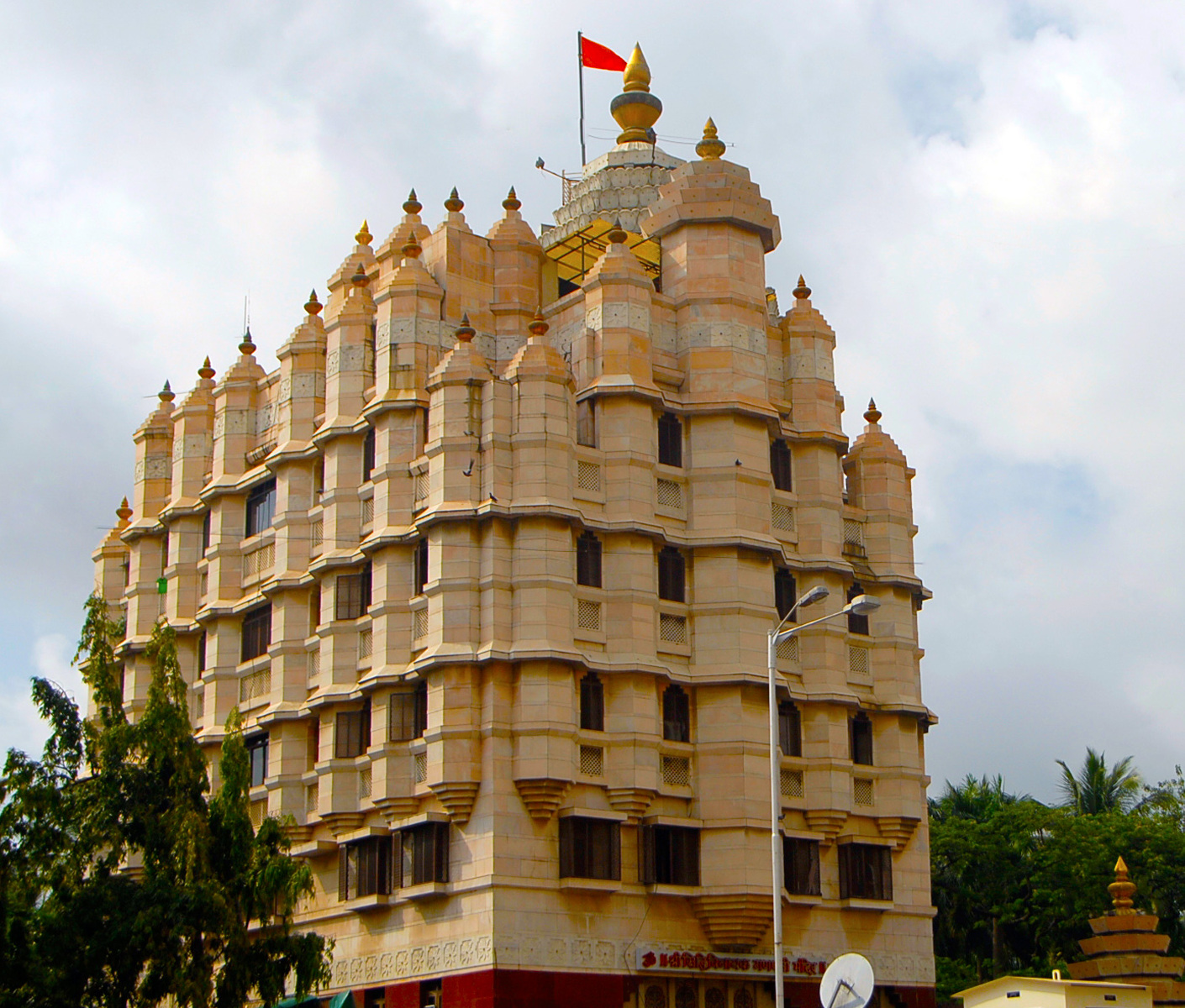 Ganesh at ang Shree Siddhivinayak Pagsubok Mandir - Mumbai | Secret World Trip Planner