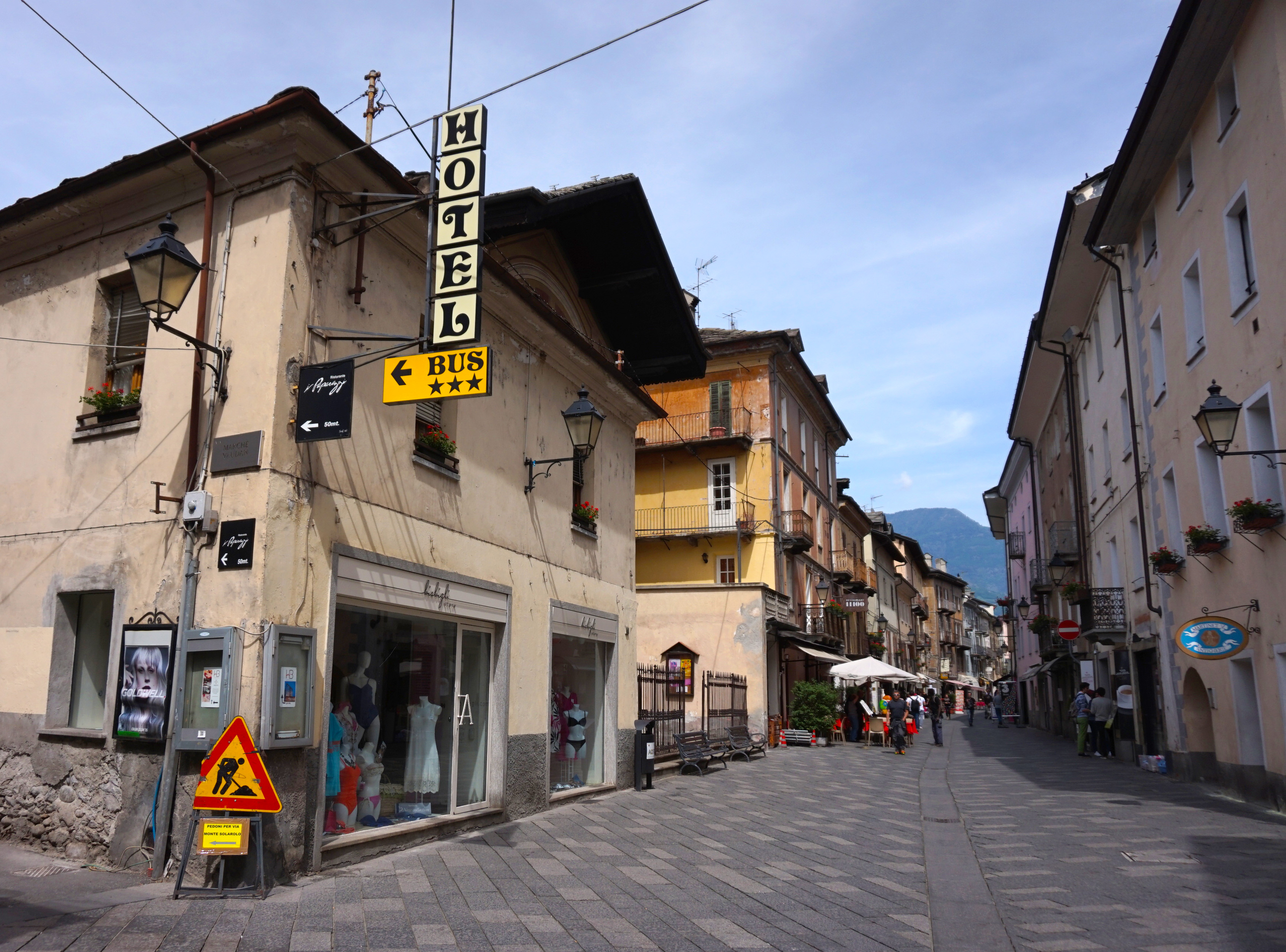 瓦尔多斯塔纳肉饼 - Aosta | Secret World Trip Planner