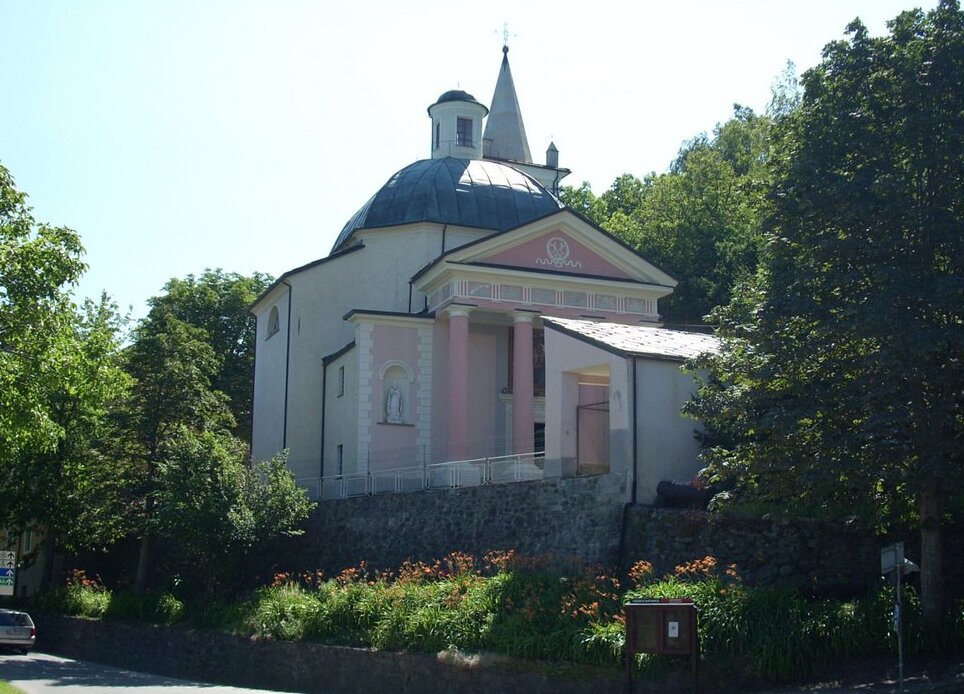 Tempat perlindungan - Saint Marcel | Secret World Trip Planner