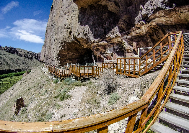 Пещера на ръцете - Provincia di Santa Cruz | Secret World Trip Planner