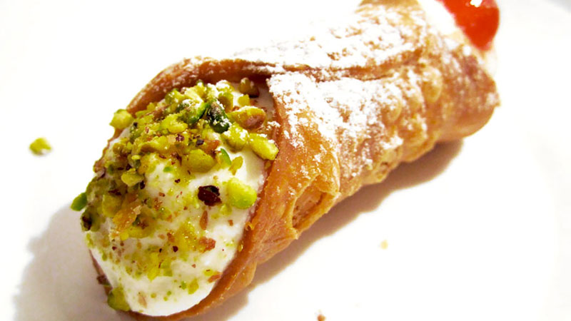 Dattilo și Cannolo-ul sicilian supradimensionat - Dattilo | Secret World Trip Planner