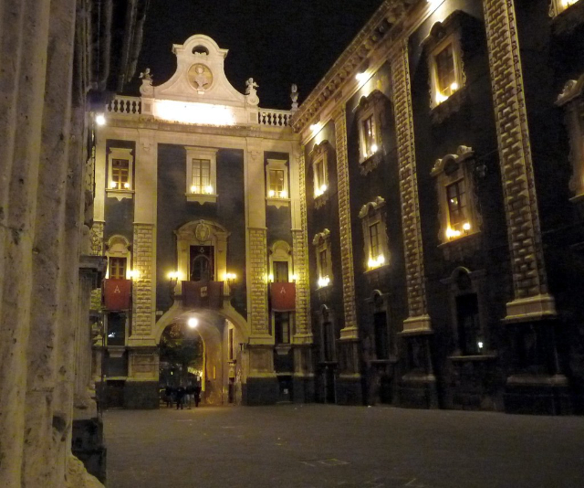 بورتا أوزيدا - Catania | Secret World Trip Planner