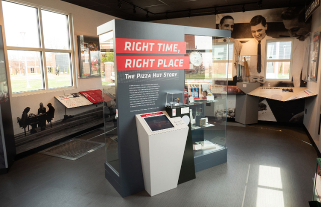 Pizza Hut Museoa - Wichita | Secret World Trip Planner