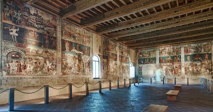 פררה והסלון של החודשים - Ferrara | Secret World Trip Planner