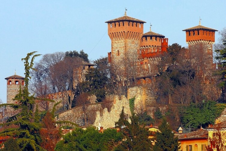 - - מצודת בונוריס - Montichiari | Secret World Trip Planner