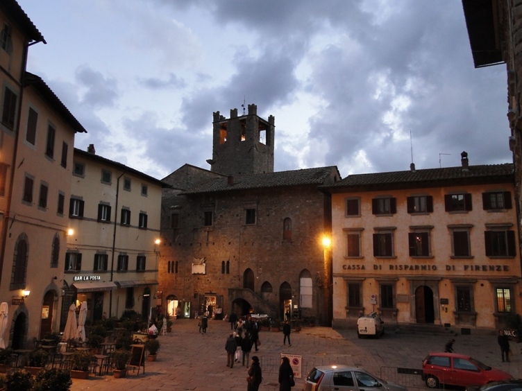 Piazza Signorelli - Cortona | Secret World Trip Planner
