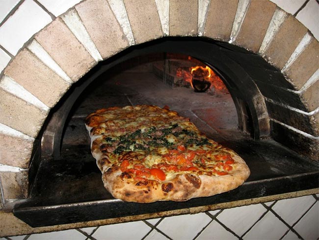 Ακτή Αμάλφι: Pizza al Metro