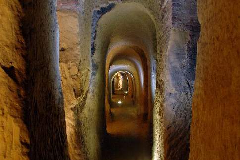 Осимогийн агуйнууд