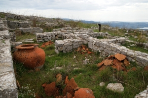 Zona arqueológica del monte Adranone-Secret-World