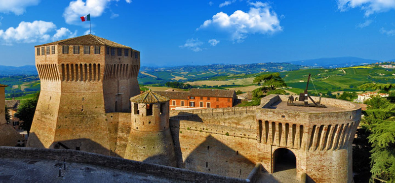 Rocher de Mondavio
