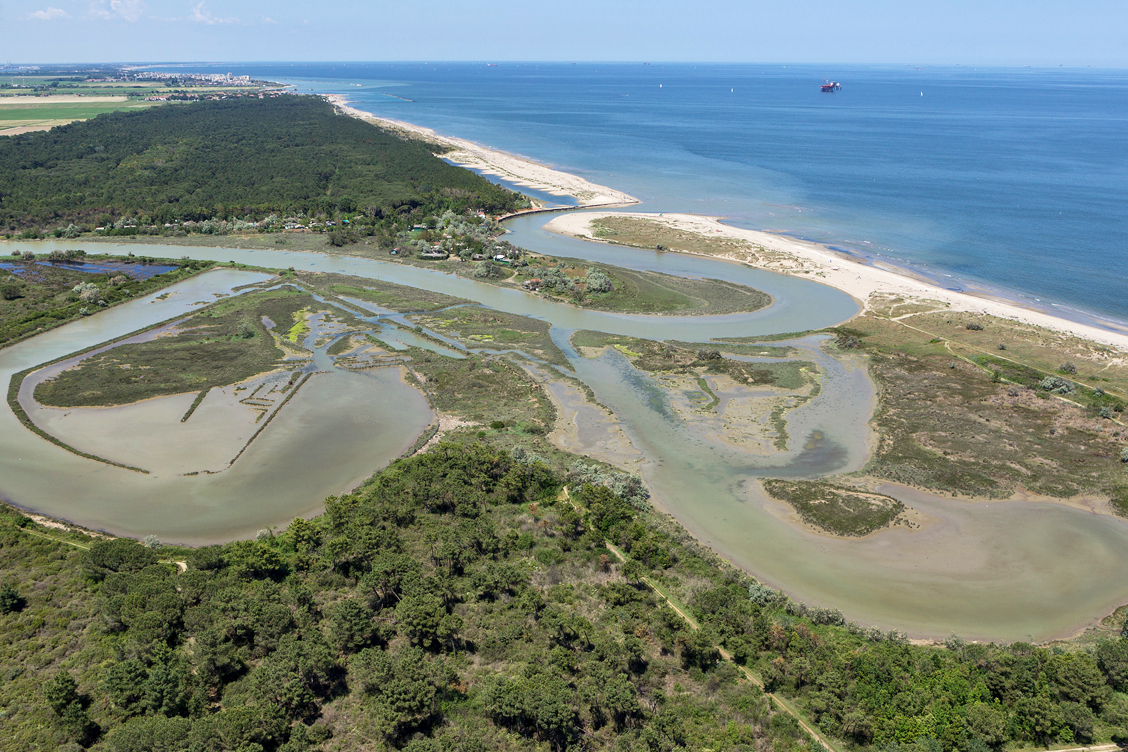 बेवानो नदी का मुंह - Via delle Cave | Secret World Trip Planner