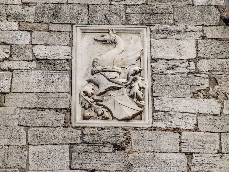 アセレンツァと翼のある竜 - Acerenza | Secret World Trip Planner