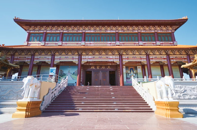 Fo Guang Shan-templet - Khet Khlong Sam Wa | Secret World Trip Planner