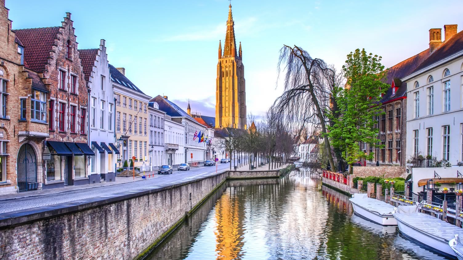 Brujas: Iglesia de Nuestra Señora - Brugge | Secret World Trip Planner