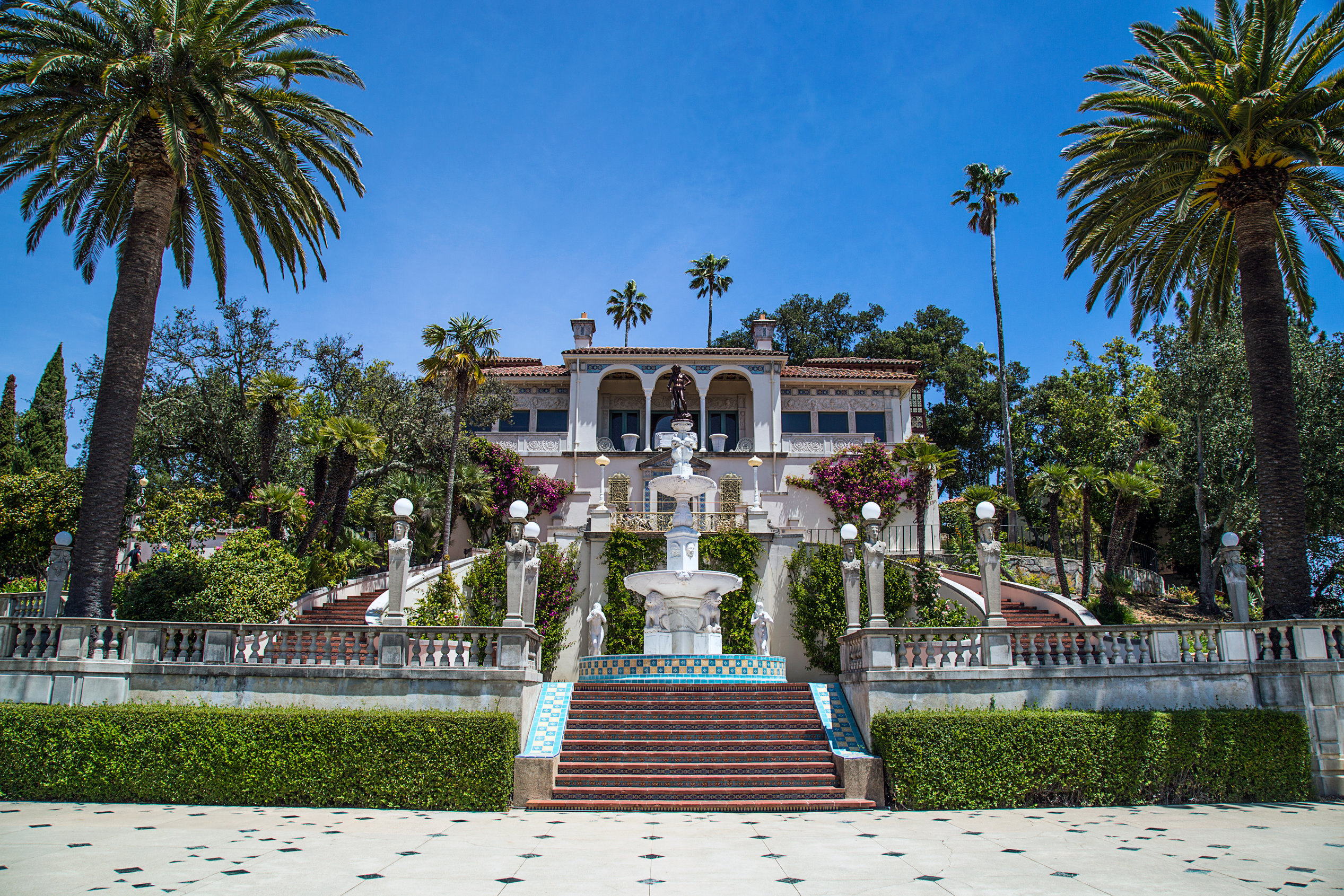 Hearst Kalesi / Gotik kütüphane - San Simeon | Secret World Trip Planner