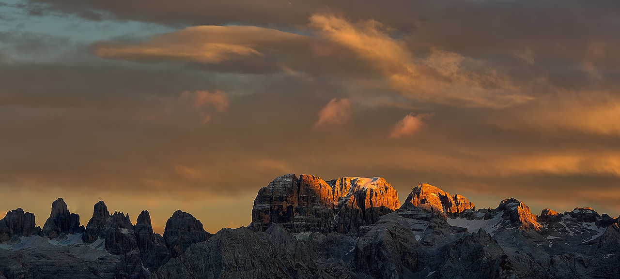 Sonnenuntergang auf der Brenta - Geheime Welt - Madonna di Campiglio | Secret World Trip Planner