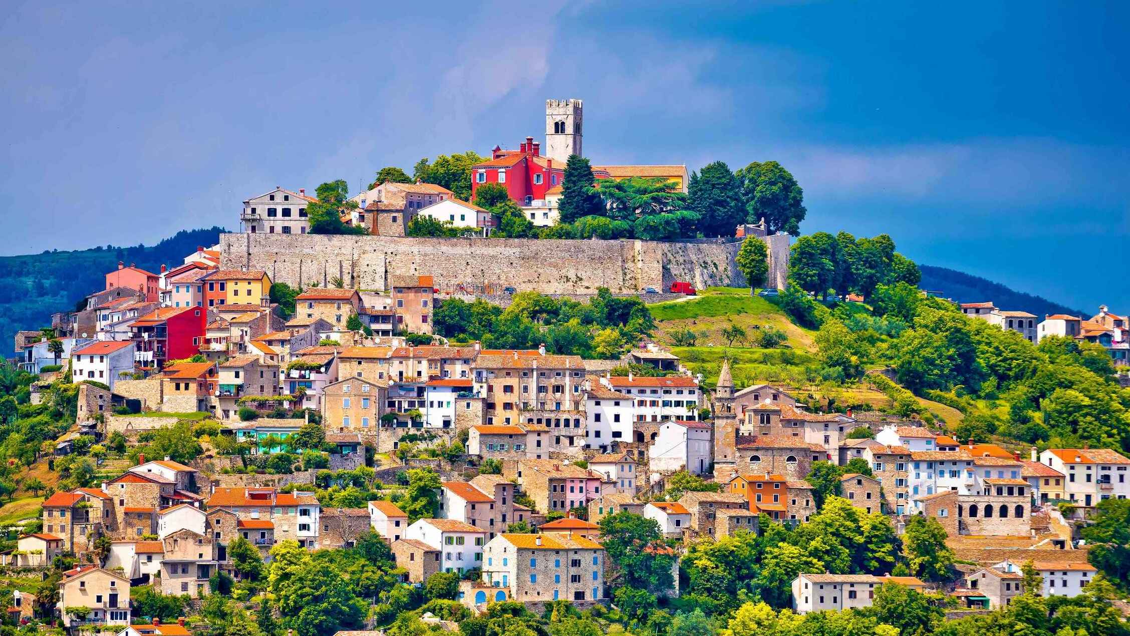 Motovun、クロアチアの最高の隠された宝石の一つ - Montona | Secret World Trip Planner