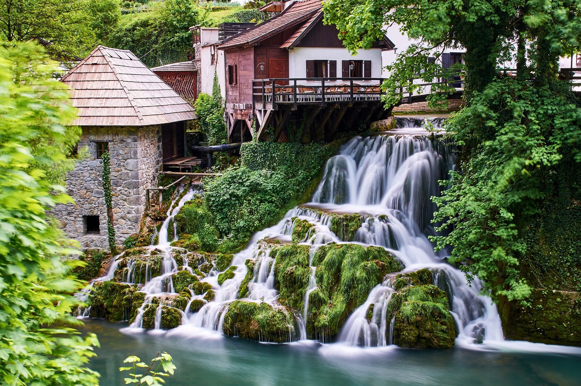 Todas as cidades da Croácia são tão diferentes! Rastoke é uma das pedras escondidas de Croa. - Rastoke | Secret World Trip Planner
