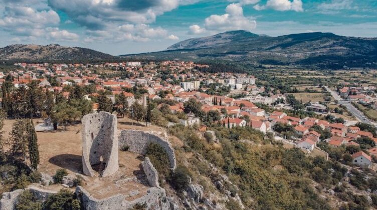 Mji wa Drniš - Dernis | Secret World Trip Planner