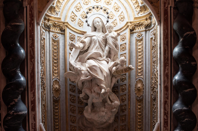 Panna Mária, kráľovná z Janova - Palazzo Ducale | Secret World Trip Planner