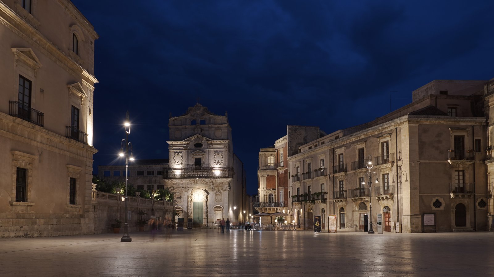 Sirakuza i njegova dnevna soba Piazza Duomo - Siracusa | Secret World Trip Planner
