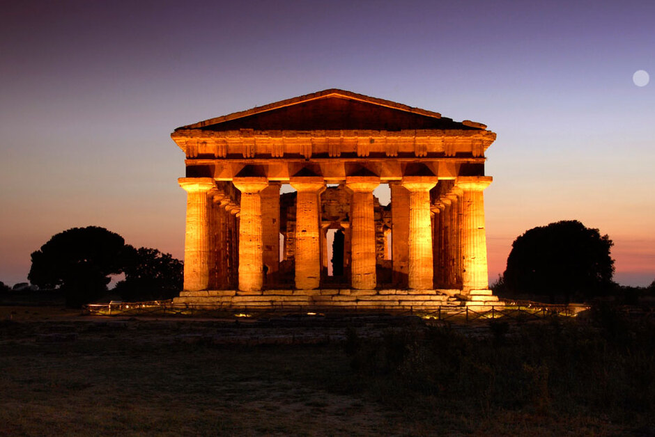 פסטום / מקדש נפטון - Capaccio Paestum | Secret World Trip Planner