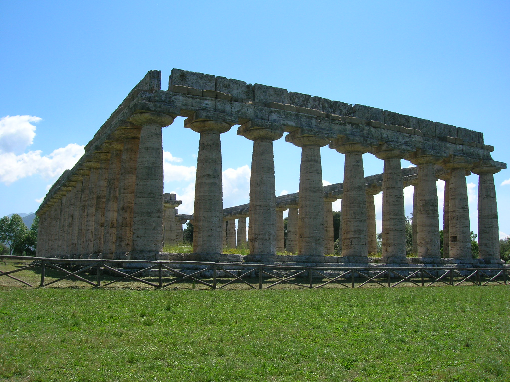 פסטום / מקדש נפטון - Capaccio Paestum | Secret World Trip Planner