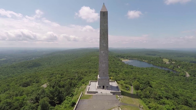 High Point Mountain: Ein Gipfel von natürlicher Schönheit und Panoramablick in New Jerse - Montague | Secret World Trip Planner