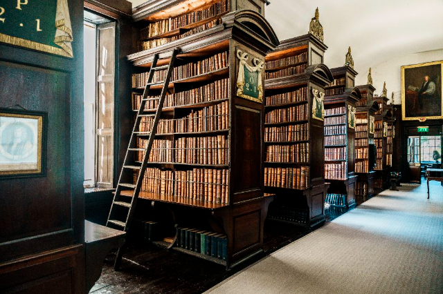Marsh'ın Kütüphanesi - Dublin 8 | Secret World Trip Planner