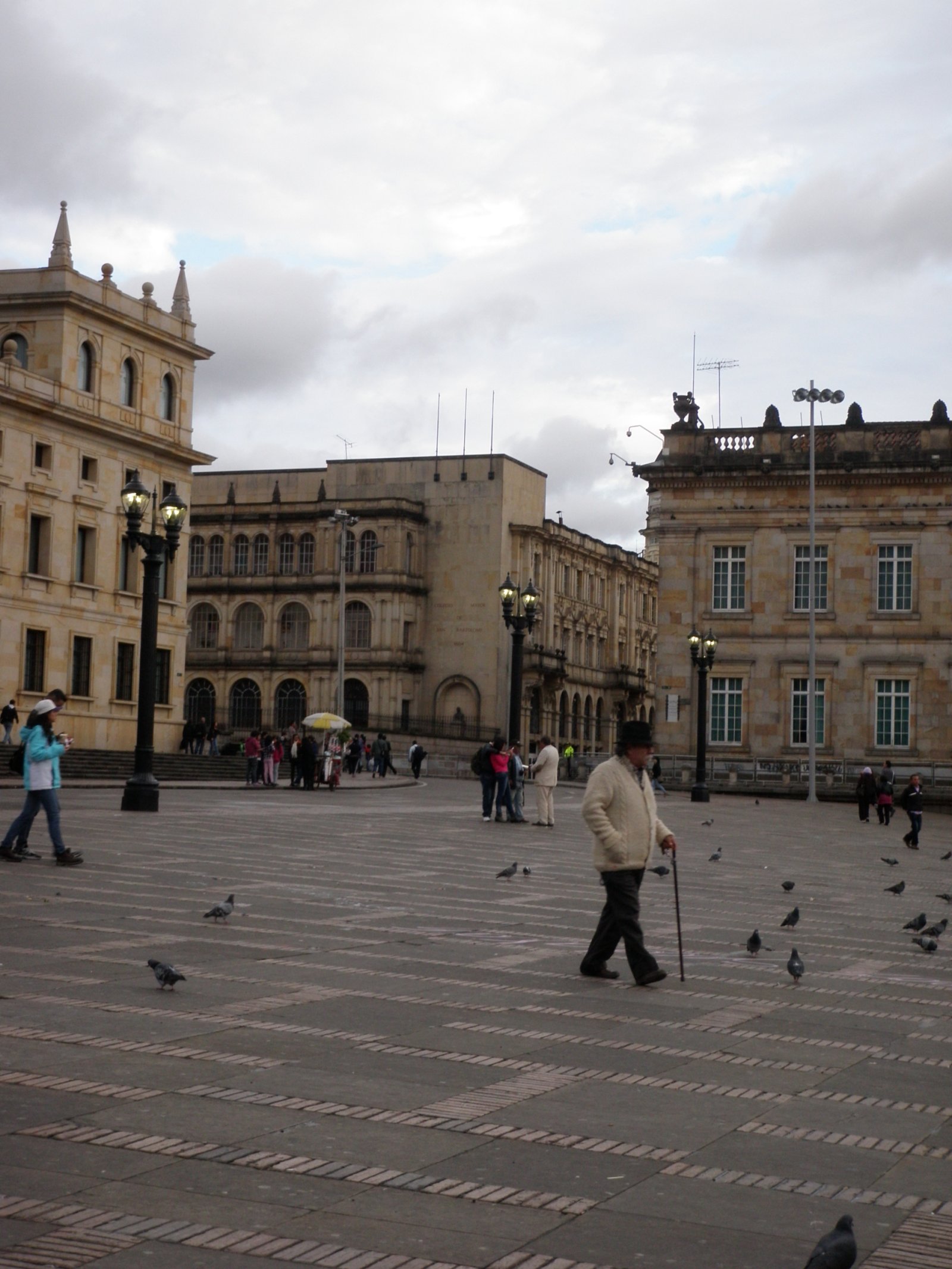 Bogot and a krásne námestie Plaza de Bolivar - Bogotá | Secret World Trip Planner