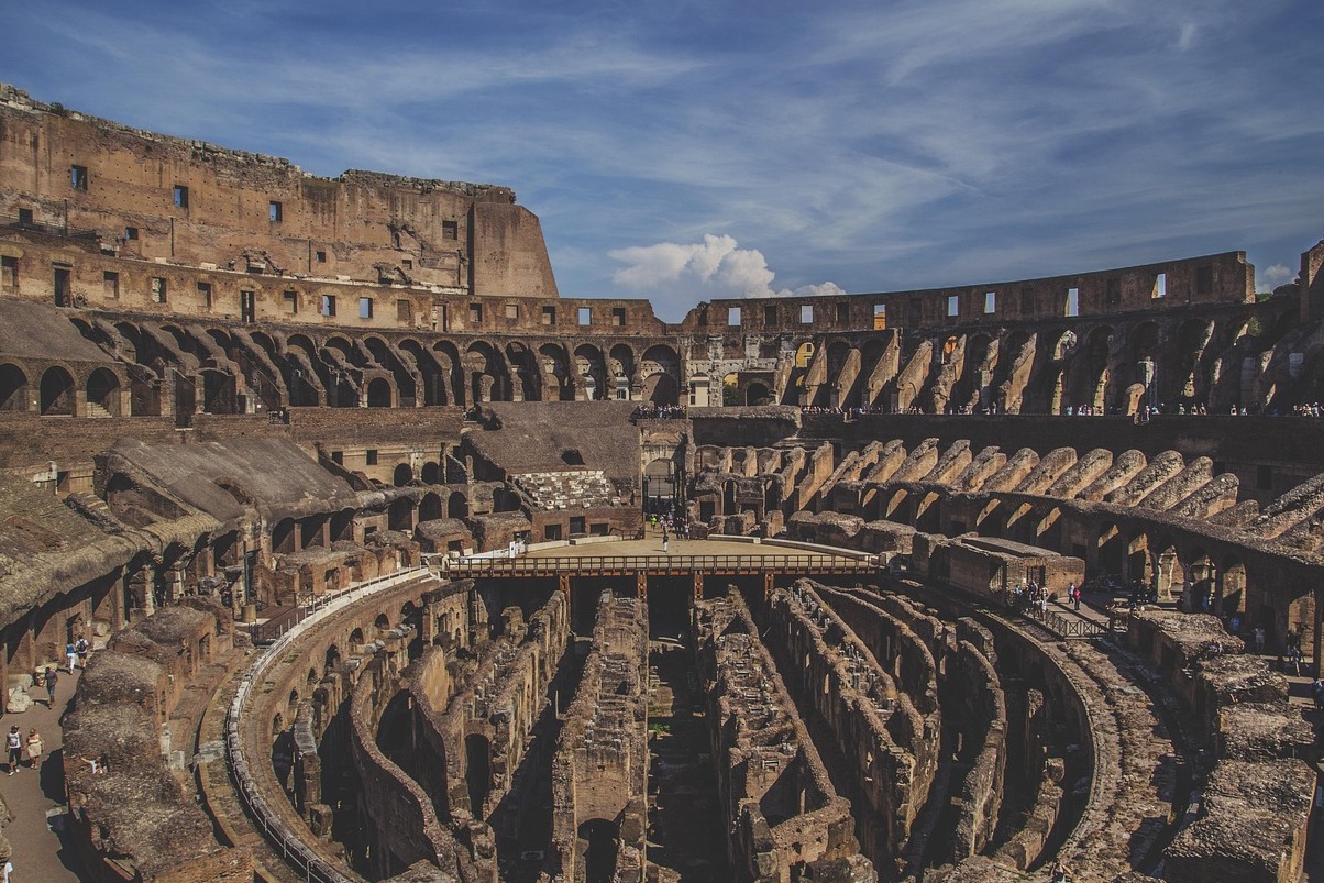 Pouzzoles et le 3° plus grand amphithéâtre romain d'Italie - Pozzuoli | Secret World Trip Planner