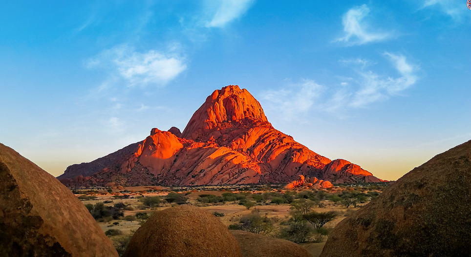 Namibia / Spitzkoppe , un grup de vârfuri de granit chel - Spitzkoppe | Secret World Trip Planner